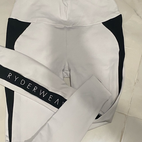 Use (normal wear) - Picture 5 of 6